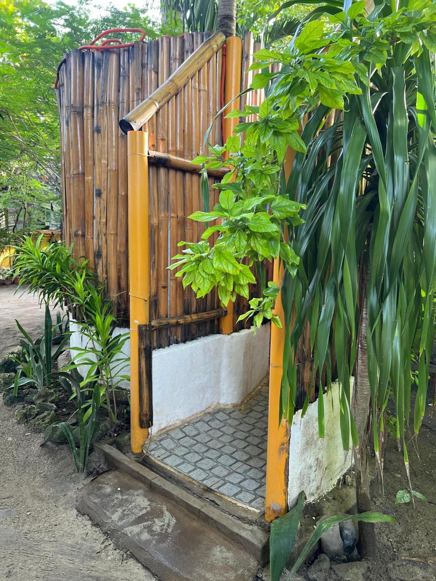 Georgia'S Neverland Hostel Isola di Malapascua Esterno foto