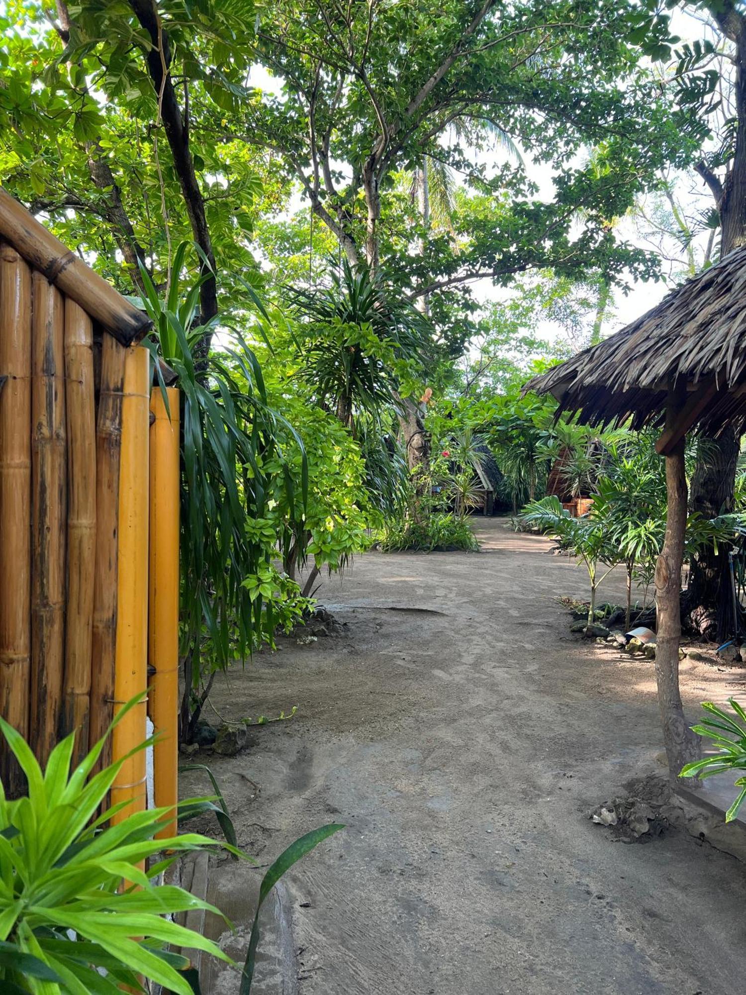 Georgia'S Neverland Hostel Isola di Malapascua Esterno foto